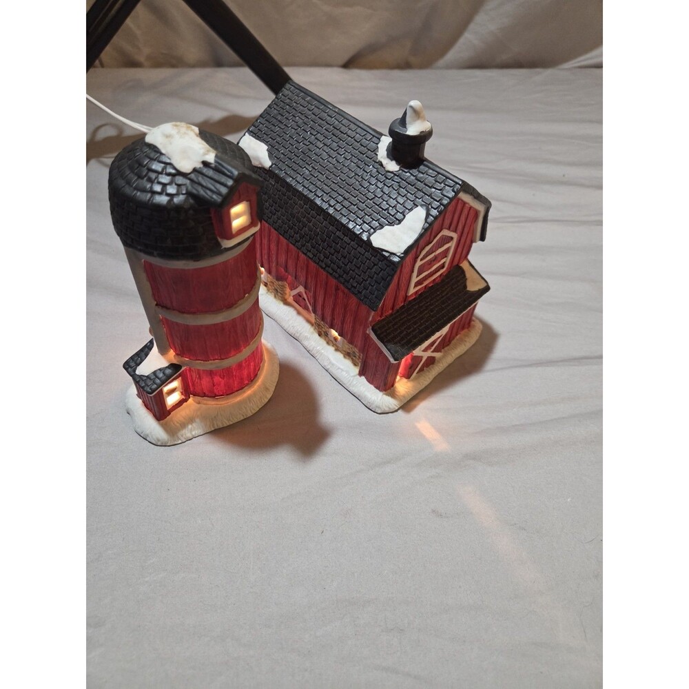 Vtg Dickens Keepsake Porcelain Lighted Red Barn Silo Christmas House 1999 Light